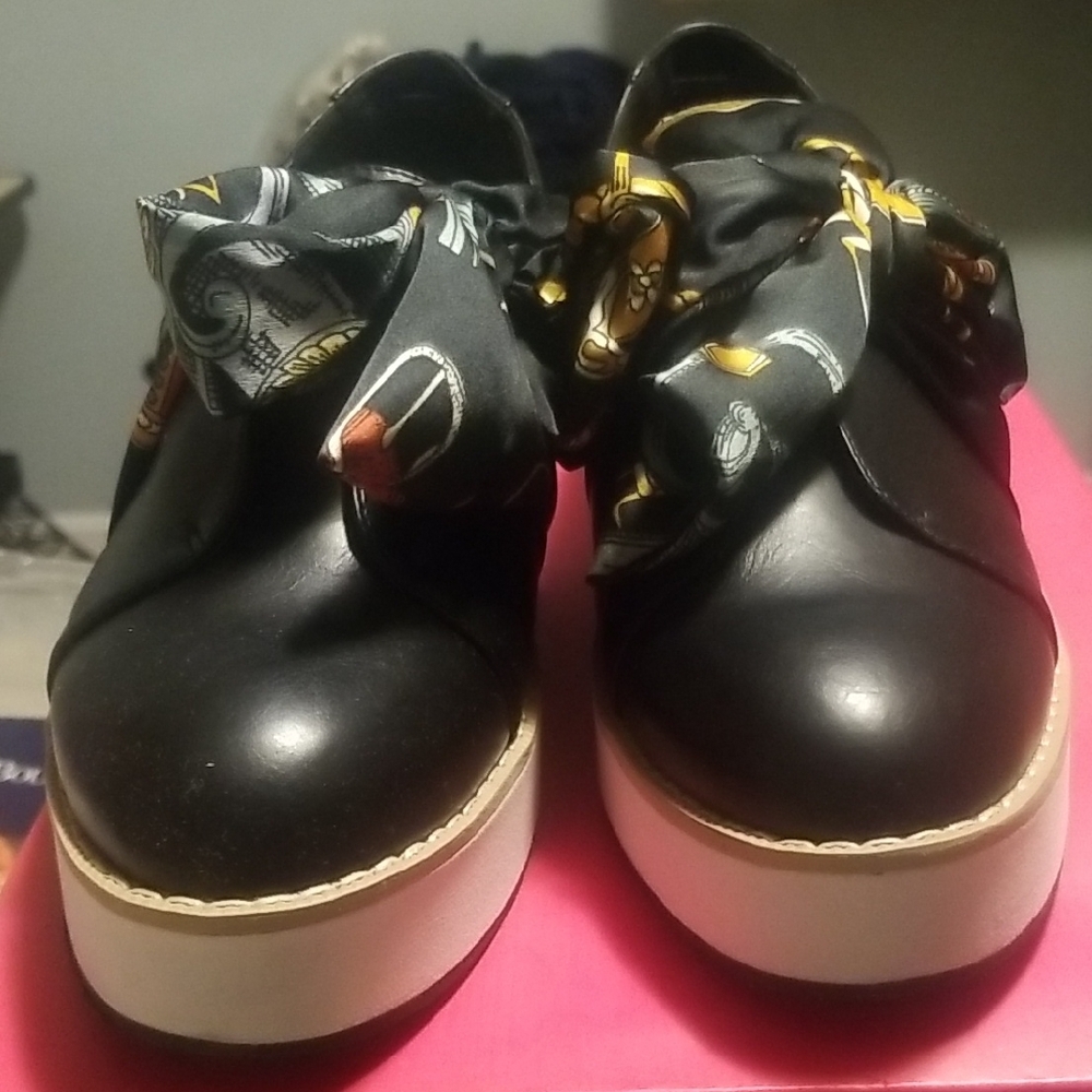 Brand New!!Black Platform Shoes with Gold Accents .sz 8.5...Super Cute
